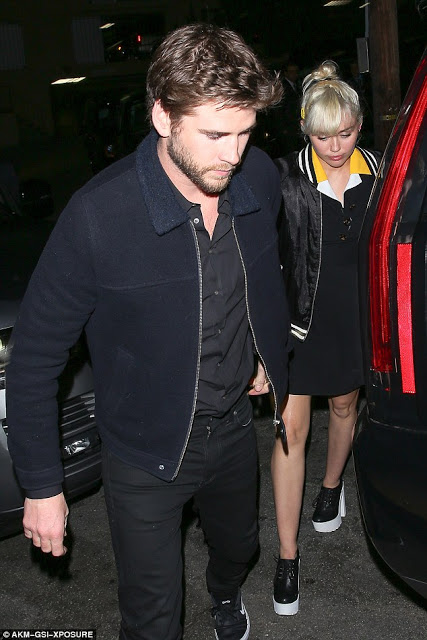 Είναι επίσημο: O Liam Hemsworth θα παντρευτεί με τη Miley Cyrus... [photos] - Φωτογραφία 4