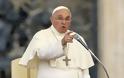 Πάπας: Θα μεταβώ στη Λέσβο για να εκφράσω αλληλεγγύη στους πρόσφυγες