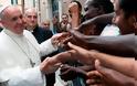 Δέκα πρόσφυγες από ευάλωτες ομάδες θα πάρει μαζί του στο Βατικανό ο Πάπας Φραγκίσκος