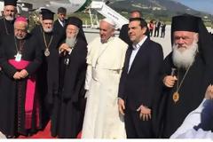 Στη Λέσβο ο Πάπας Φραγκίσκος - Ιστορική επίσκεψη για το προσφυγικό