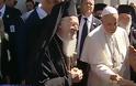 Στη Λέσβο ο Πάπας Φραγκίσκος - Ιστορική επίσκεψη για το προσφυγικό - Φωτογραφία 17