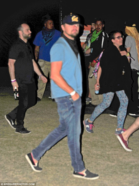 Ο Leonardo DiCaprio βρέθηκε μόνος στο Coachella... [photos] - Φωτογραφία 2