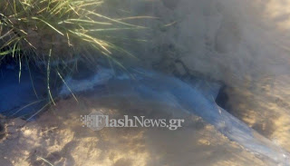 Kρήτη: Με κρυφό σωλήνα διώχνουν τα λύματα σε παραλία - Φωτογραφία 1