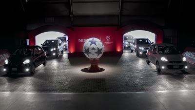 Ποδοσφαιρικό ματς με μοντέλα της Nissan! (ΒΙΝΤΕΟ) - Φωτογραφία 1