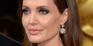 Απίστευτο! Που εντοπίσαμε την σωσία της Angelina Jolie; [photos] - Φωτογραφία 1