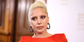 Όταν η Lady Gaga μπήκε σε συμμορία με μηχανόβιους... [photos] - Φωτογραφία 1