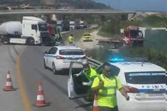 Νεκρή ηλικιωμένη από τον Αλισσό σε τροχαίο δυστύχημα στην Πατρών Κορίνθου - Ι.Χ. πέρασε στο αντίθετο ρεύμα και συγκρούστηκε με βυτιοφόρο