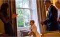 Οταν ο Ομπάμα γνώρισε τον μικρό πρίγκιπα Γεώργιο [photos]