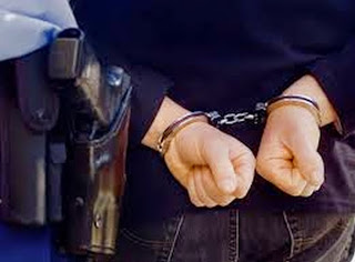Δυο συλλήψεις για εμπρησμό, αντίσταση και παράβαση του νόμου περί όπλων στην Αττική - Φωτογραφία 1