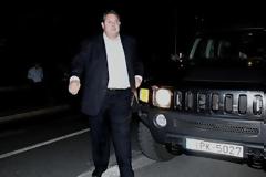 Κόβουν από τους φαντάρους δώρο 4€ και τους βάζουν να πληρώνουν...