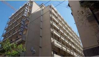 City Plaza: Κατάληψη στο εγκαταλελειμμένο ξενοδοχείο για τη στέγαση προσφύγων. Η οργή της ιδιοκτήτριας στο Facebook - Φωτογραφία 1
