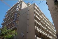 City Plaza: Κατάληψη στο εγκαταλελειμμένο ξενοδοχείο για τη στέγαση προσφύγων. Η οργή της ιδιοκτήτριας στο Facebook