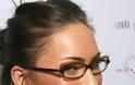 7 μικρά μυστικά μακιγιάζ για όσες φορούν γυαλιά μυωπίας [photos] - Φωτογραφία 5
