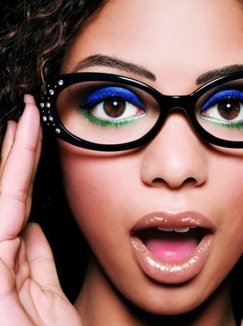 7 μικρά μυστικά μακιγιάζ για όσες φορούν γυαλιά μυωπίας [photos] - Φωτογραφία 8