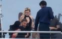 Ποια είναι αυτή η ξανθιά και τι κάνει σε σκάφος με τον David Beckham; [photos] - Φωτογραφία 2