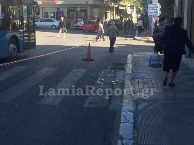 Λαμία: Έβρεξε τζάμια και σοβάδες στο κέντρο της πόλης [photo] - Φωτογραφία 2