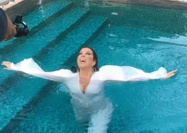 Ανατρεπτική η «Λαίδη»: Βούτηξε στην πισίνα με τα ρούχα! [photos] - Φωτογραφία 2