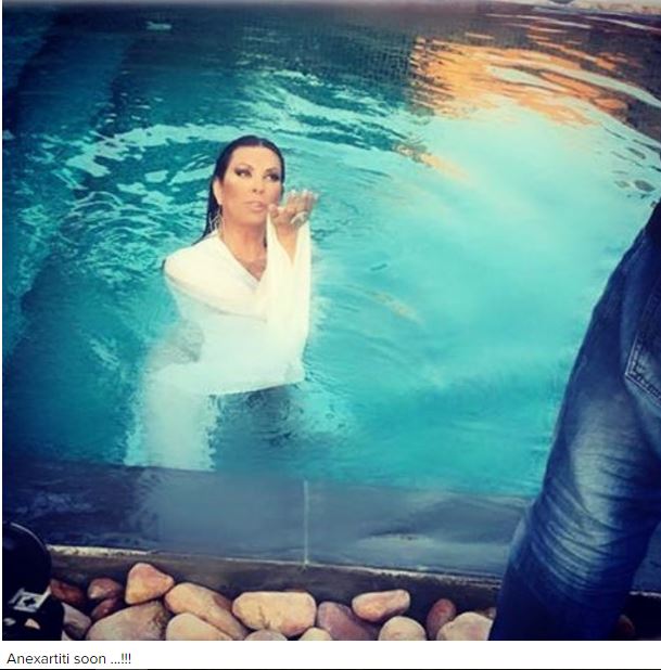 Ανατρεπτική η «Λαίδη»: Βούτηξε στην πισίνα με τα ρούχα! [photos] - Φωτογραφία 3