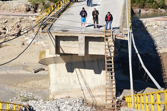 Χωρίς μεγάλη προσέλευση η διαμαρτυρία στη γέφυρα της Διάβας - Φωτογραφία 2