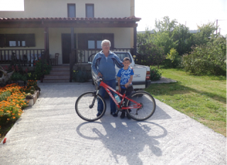 Κρήτη: Ο πατέρας της ποδηλασίας με ορθοπεταλιές… αγάπης στο χωριό του! - Φωτογραφία 1