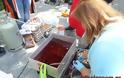 Έβαψαν και μοίρασαν αυγά οι Εθελοντές του Δήμου Τρικκαίων [photos] - Φωτογραφία 3