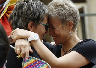 Κολομβία: Νομιμοποιήθηκε ο γάμος ομόφυλων ζευγαριών - Φωτογραφία 1