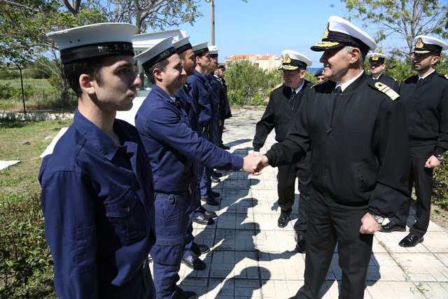 Επίσκεψη Αρχηγού ΓΕΝ στις νήσους Σαμοθράκη, Λέσβο, Χίο και σε Πολεμικά Πλοία - Φωτογραφία 3