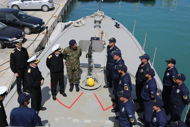 Επίσκεψη Αρχηγού ΓΕΝ στις νήσους Σαμοθράκη, Λέσβο, Χίο και σε Πολεμικά Πλοία - Φωτογραφία 9
