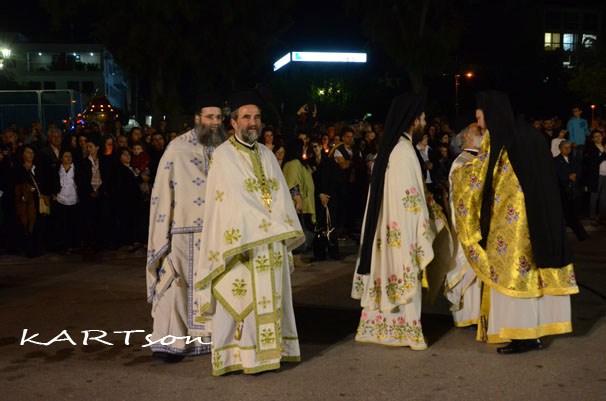 Μεγάλη Παρασκευή στην Κόρινθο, συνάντηση Επιταφίων [video] - Φωτογραφία 4