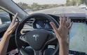 «Ανεξέλεγκτος και δήθεν» ο αυτόματος πιλότος της Tesla, λέει η Volvo
