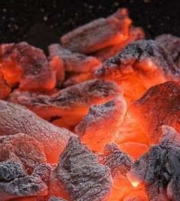 Σε «αναμμένα κάρβουνα» η οικονομία - Φωτογραφία 1