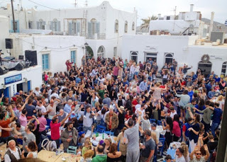 Το μεγαλύτερο γλέντι της Ελλάδας και φέτος στο Λιμανάκι της Νάουσας στην Πάρο [videos] - Φωτογραφία 1