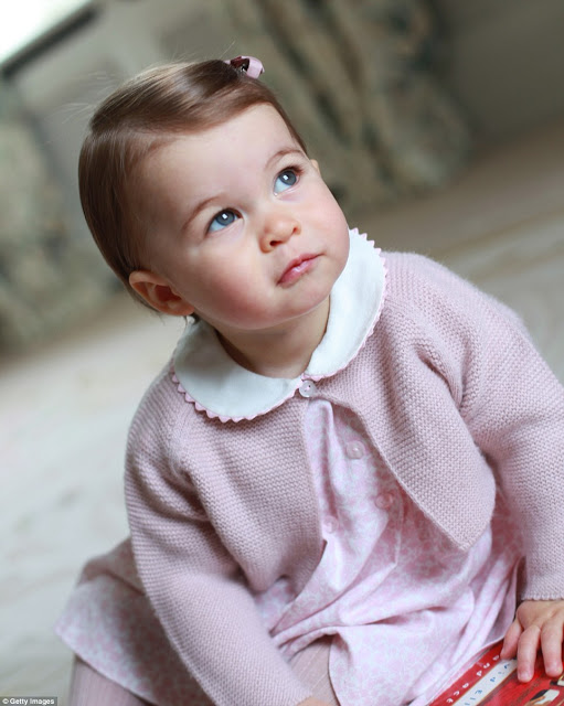 Τα γενέθλια της Πριγκίπισσας Charlotte και οι φωτογραφίες που δημοσίευσαν οι Kate και William... [photos] - Φωτογραφία 3