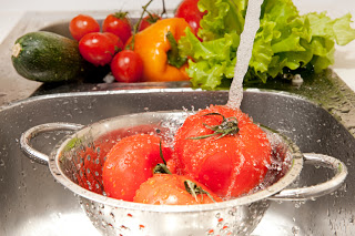 Προσοχή: Τι πρέπει να ξέρετε για το πλύσιμο των φρούτων και των λαχανικών; - Φωτογραφία 1