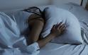 4 μυστικά που θα σε βοηθήσουν να κοιμάσαι καλύτερα