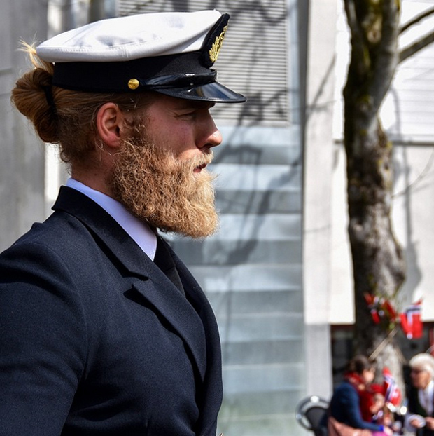 Ο Νορβηγός αξιωματικός του Πολεμικού Ναυτικού που σαρώνει - Φωτογραφία 12