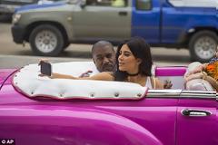 Θα πάθετε πλάκα! Που πήγαν οι Kardashians; [photos]