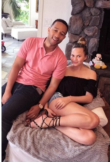 Chrissy Teigen: Πώς είναι το σώμα της μετά τη γέννα; [photos] - Φωτογραφία 2