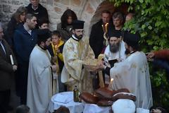 Πλήθος πιστών στην Ιερά Μονή Ζωοδόχου Πηγής στο Ανθοχώρι Μετσόβου [photos]