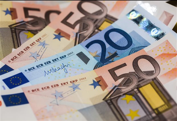 Στα 6,67 δισ. ευρώ αυξήθηκαν τα χρέη του Δημοσίου στους ιδιώτες τον Μάρτιο - Φωτογραφία 1