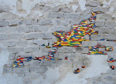 Επιδιορθώσεις τοίχων με...Lego! - Φωτογραφία 2