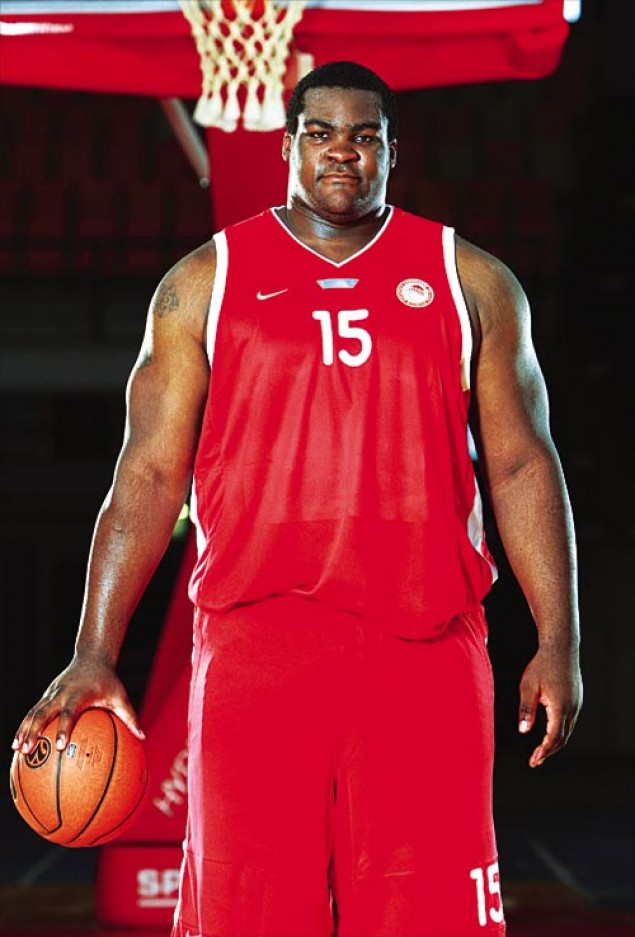 ΠΟΛΛΑ ΚΙΛΑ ΜΠΑΣΚΕΤ: Αυτοί είναι οι πιο χοντροί μπασκετμπολίστες! [photo + video] - Φωτογραφία 2