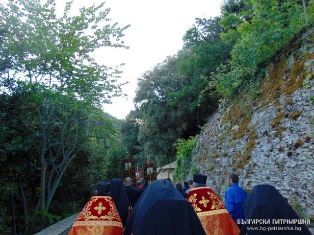 8405 - Φωτογραφίες από την Πανήγυρη του Αγίου Γεωργίου στην Ιερά Μονή Ζωγράφου Αγίου Όρους - Φωτογραφία 27