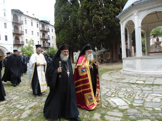 8405 - Φωτογραφίες από την Πανήγυρη του Αγίου Γεωργίου στην Ιερά Μονή Ζωγράφου Αγίου Όρους - Φωτογραφία 3