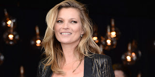 Φωτιά στα κόκκινα η Kate Moss στις Κάννες - Δείτε την εμφάνιση που άναψε φωτιές [photos] - Φωτογραφία 1