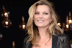 Φωτιά στα κόκκινα η Kate Moss στις Κάννες - Δείτε την εμφάνιση που άναψε φωτιές [photos]
