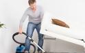 Έρευνα: Γιατί οι άντρες αποφεύγουν να κάνουν οικιακές δουλειές
