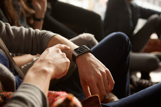 Smartwatch της Samsung προβάλλει ενδείξεις στο χέρι - Φωτογραφία 1