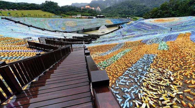 Φτιάξανε πίνακα του Βαν Γκονγκ με 4 εκατ. πλαστικά μπουκάλια! [photos] - Φωτογραφία 5