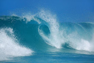 Τεράστια κύματα που καλύτερα να τα κοιτάς από μακριά! [video] - Φωτογραφία 1